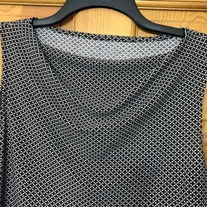 Talbots S blk and wht jersey sleeveless drape neck